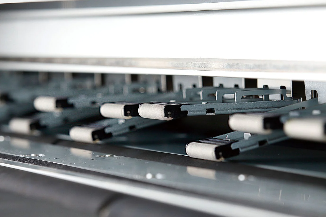 Mutoh VALUEJET 1628MH | 64" Hybrid UV Printer - Image 4